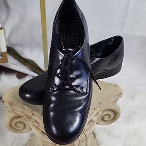 Easy Spirit Black Lace up Loafers Size 7 B/2A Leather Upper